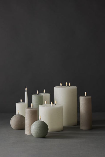 FLICKERING PILLAR CANDLE 3 WICKS RUSTIC WHITE