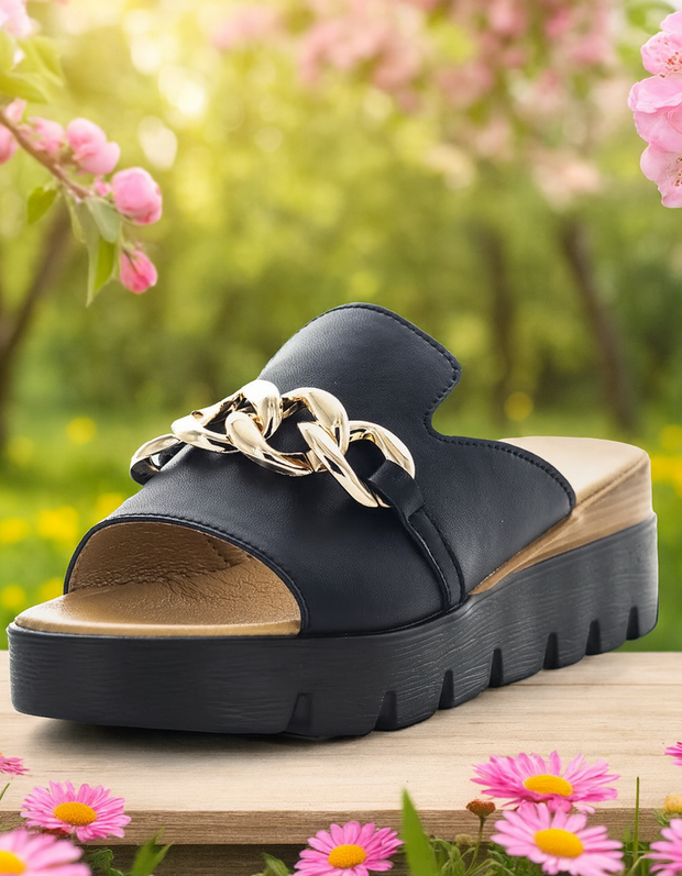 <h4>Shoes that fits your outfits</h4>