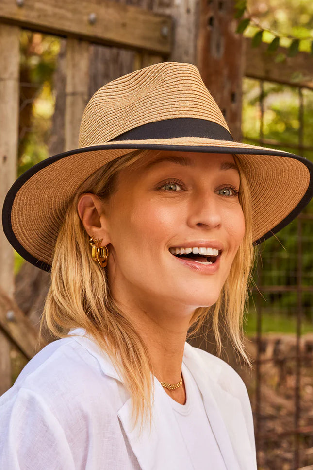 Lois Fedora | Camel/Black