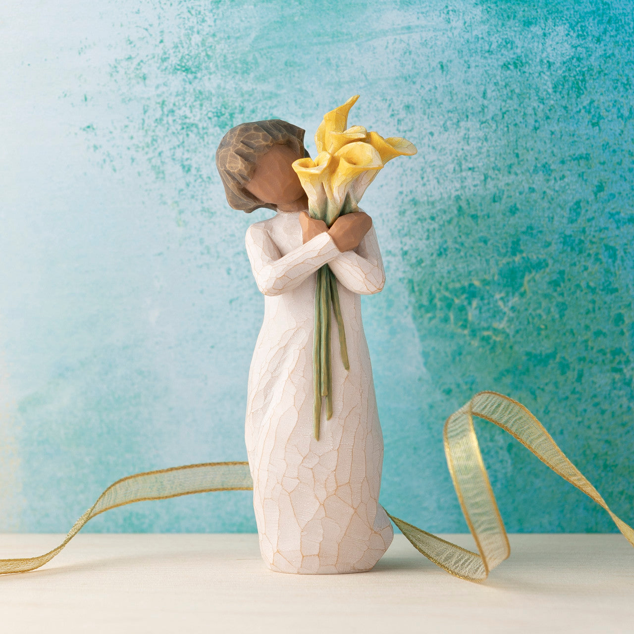 With Gratitude sculpted figure by Susan Lordi | Willow Tree