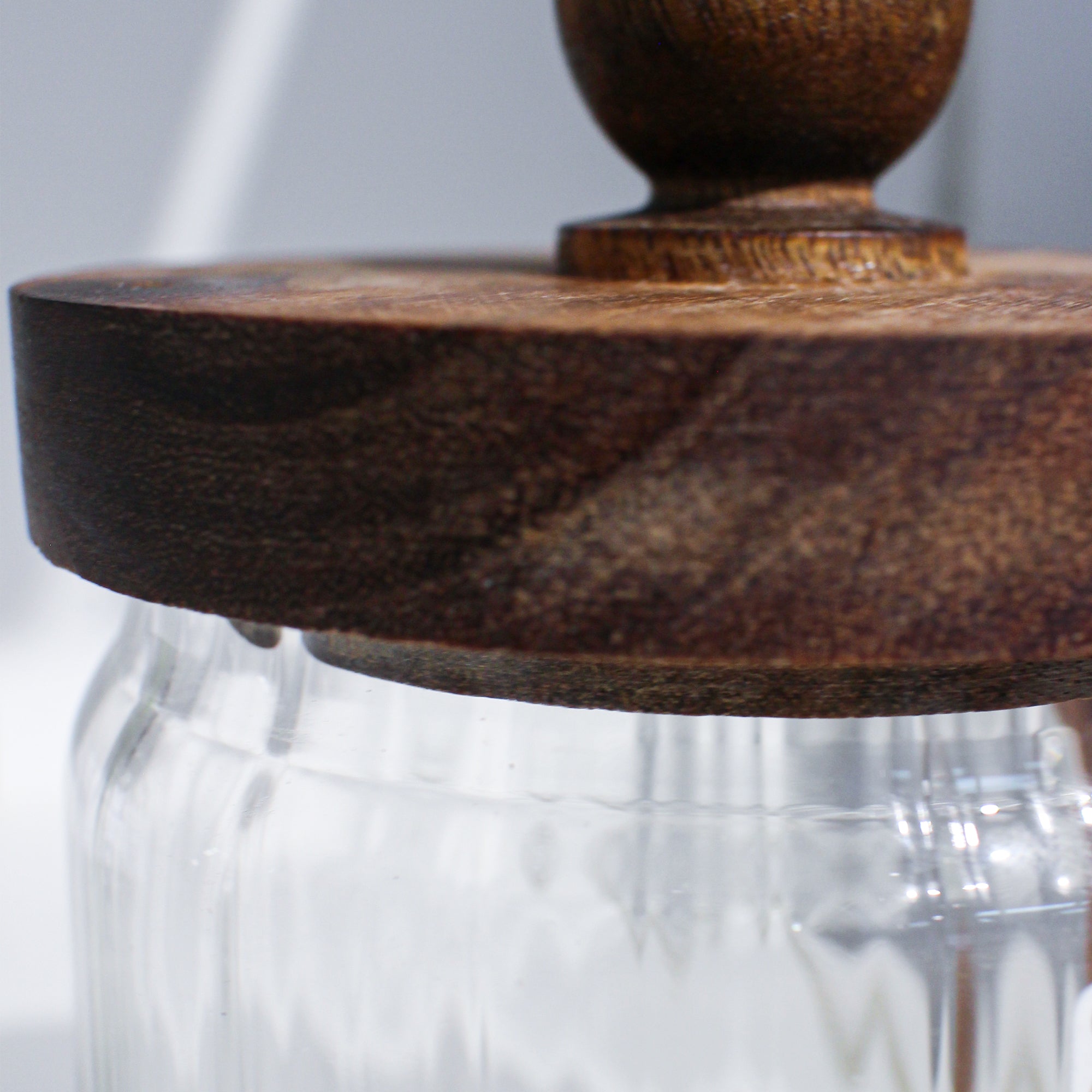 Ost & Vin Acacia Pantry Jar with Spoon (9x14cm)