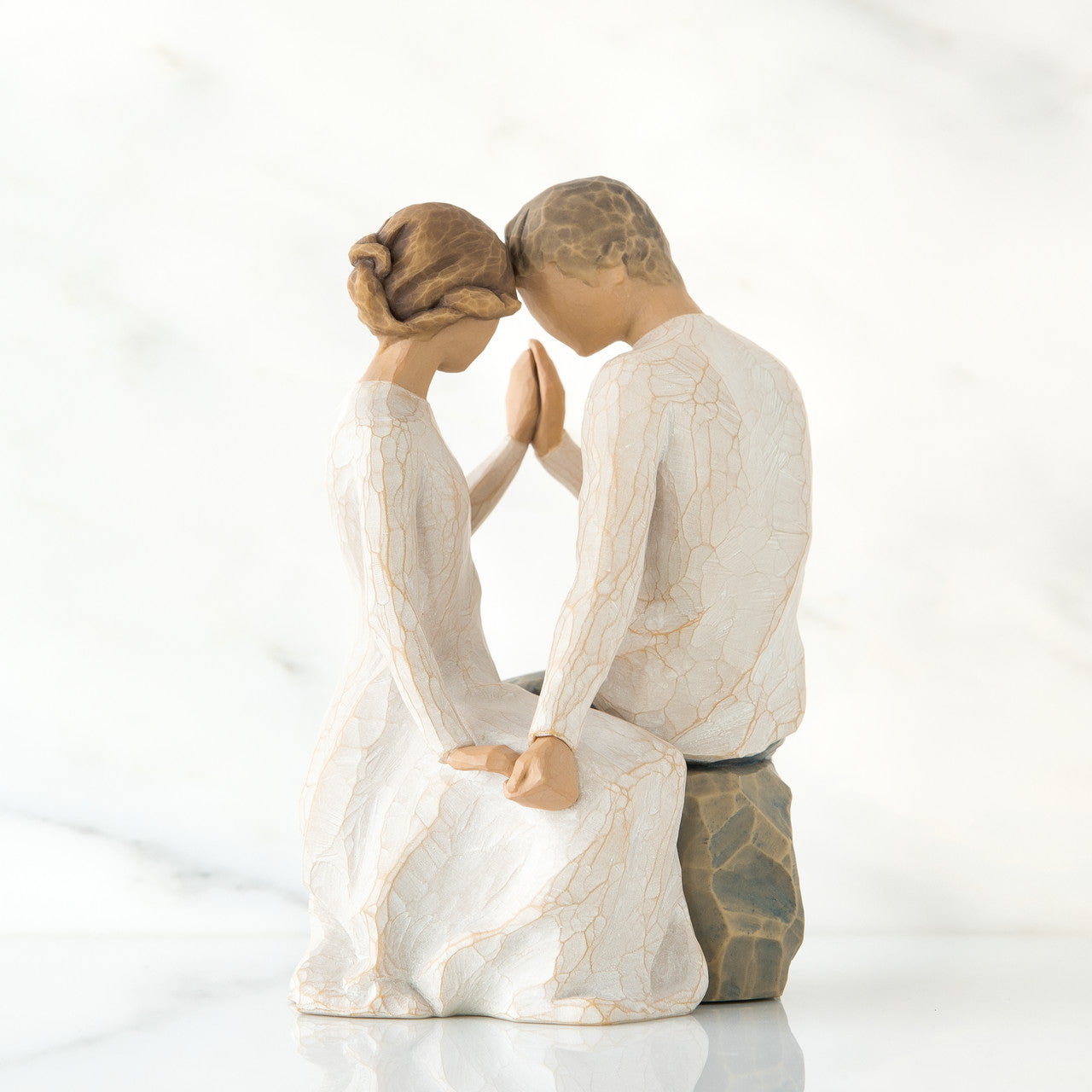 Around You sculpted figure by Susan Lordi | Willow Tree