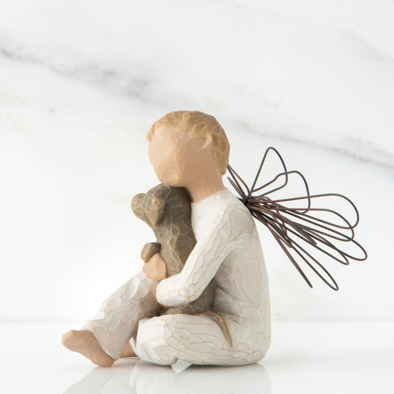 Angel of Comfort figurine | Official Willow Tree