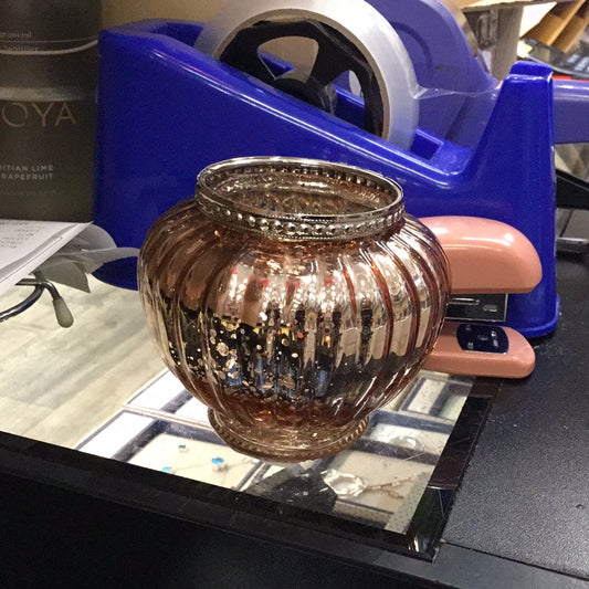 Gold round candle holder