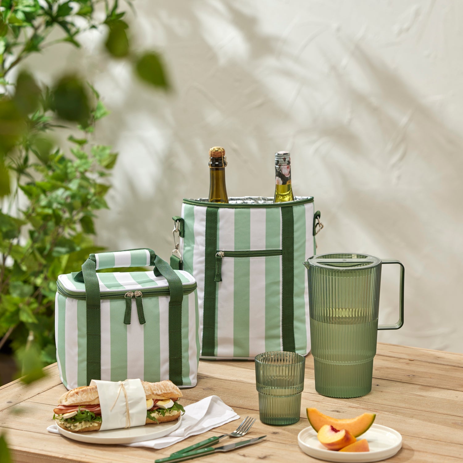 Davis & Waddell Saltara RPET Jug 2.1L Green