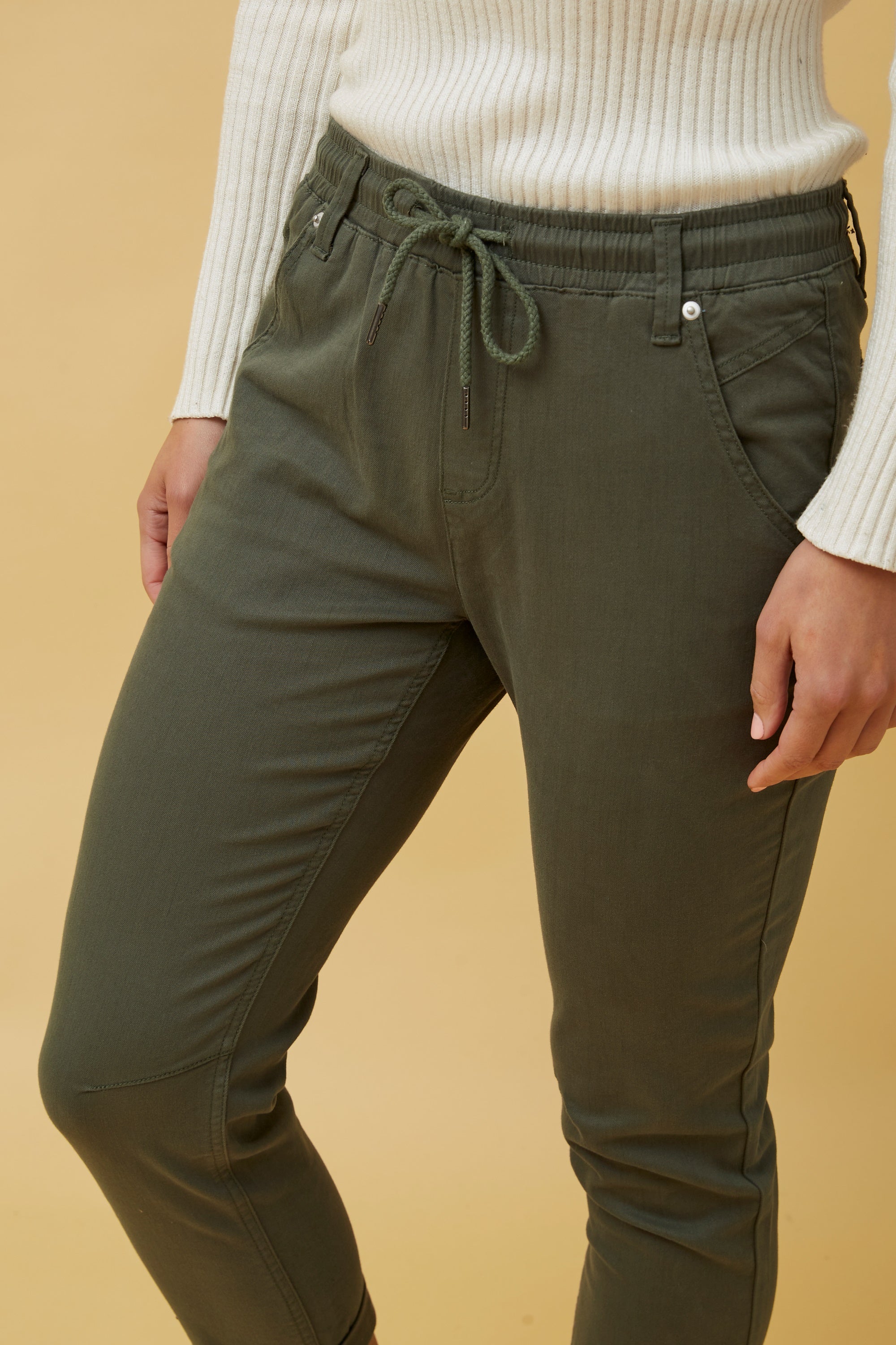 Jania Jogger Pants | Khaki