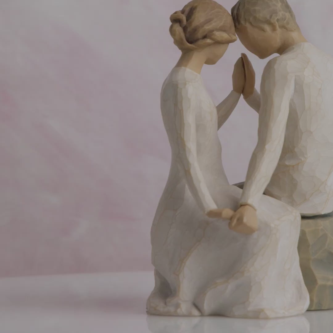 Around You sculpted figure by Susan Lordi | Willow Tree