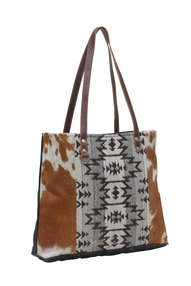 Ailyak Tote Bag