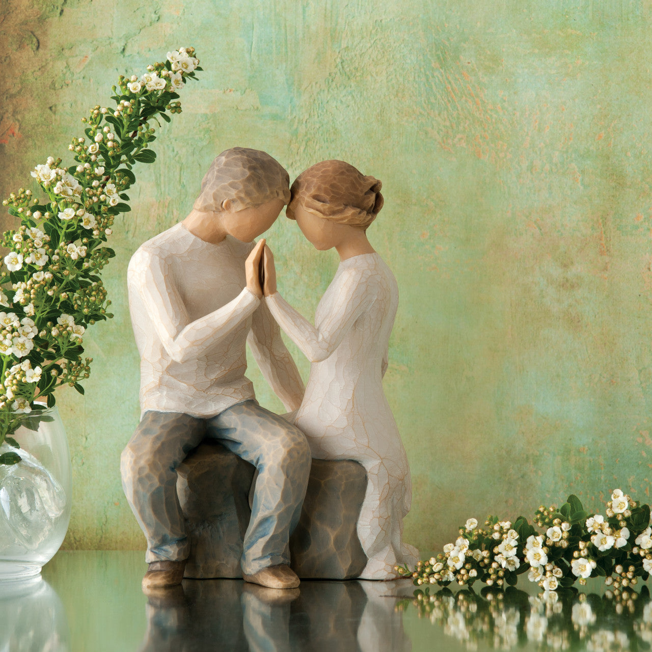 Around You sculpted figure by Susan Lordi | Willow Tree