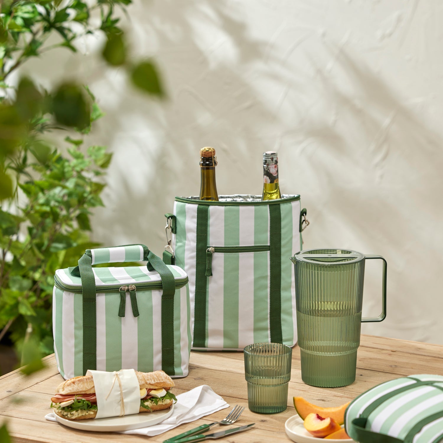 Davis & Waddell Saltara RPET Jug 2.1L Green